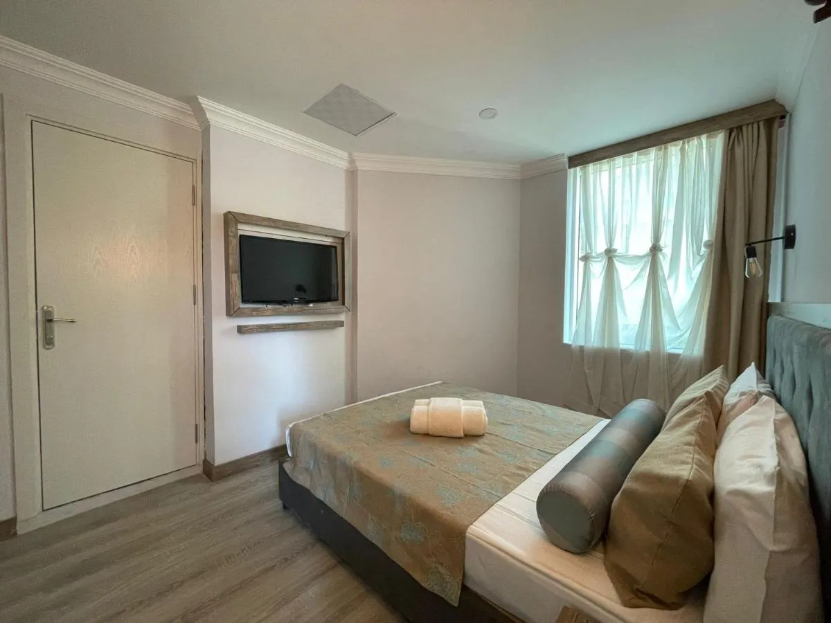 Image 4 of Seven City Hotel