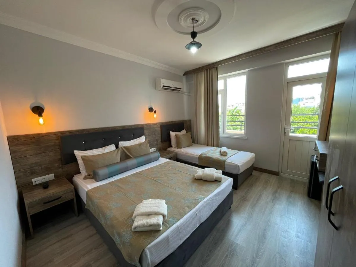 Image 6 of Seven City Hotel