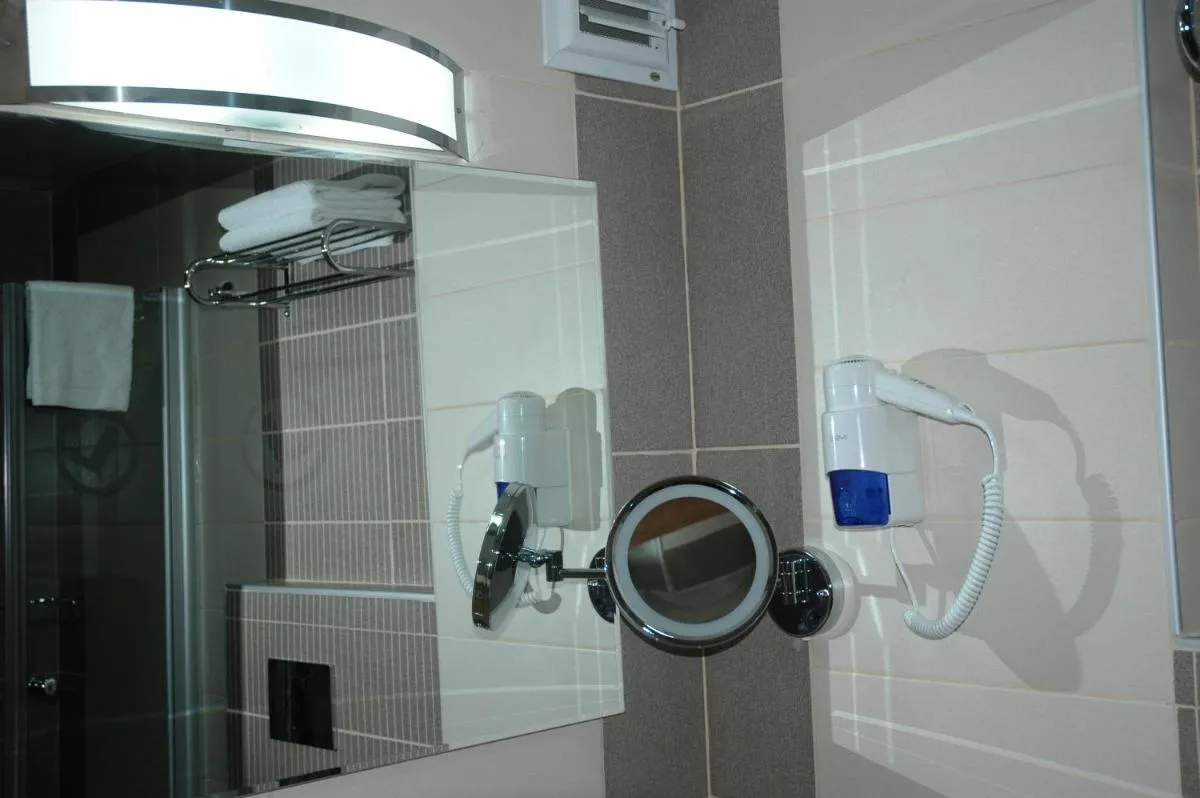 Image 2 of Suite Laguna Otel