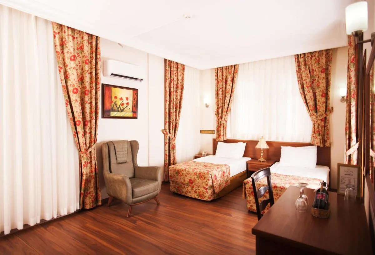 Image 1 of Triana Hotel