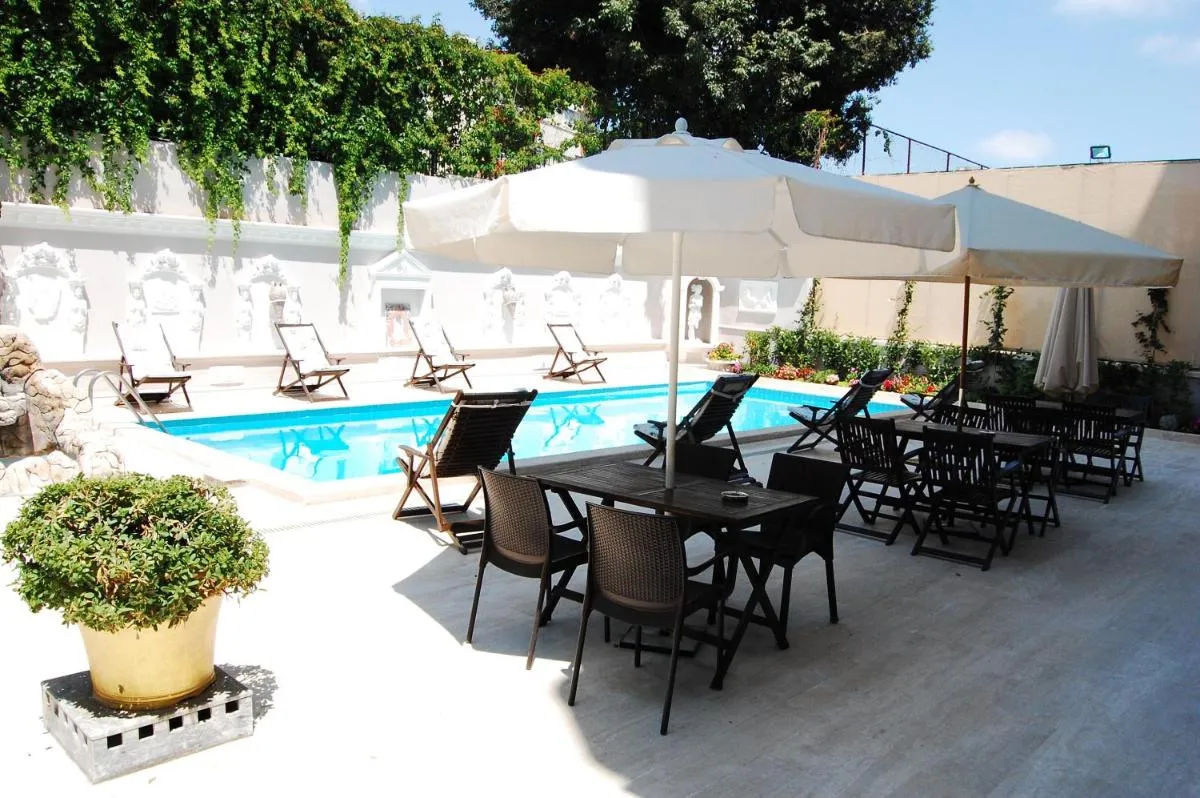 Image 3 of Triana Hotel