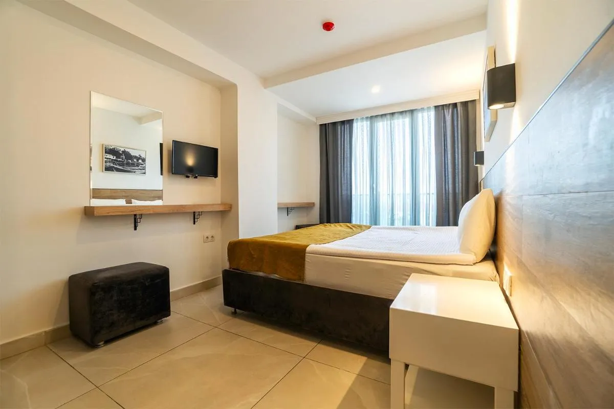 Image 2 of Tut Hotel