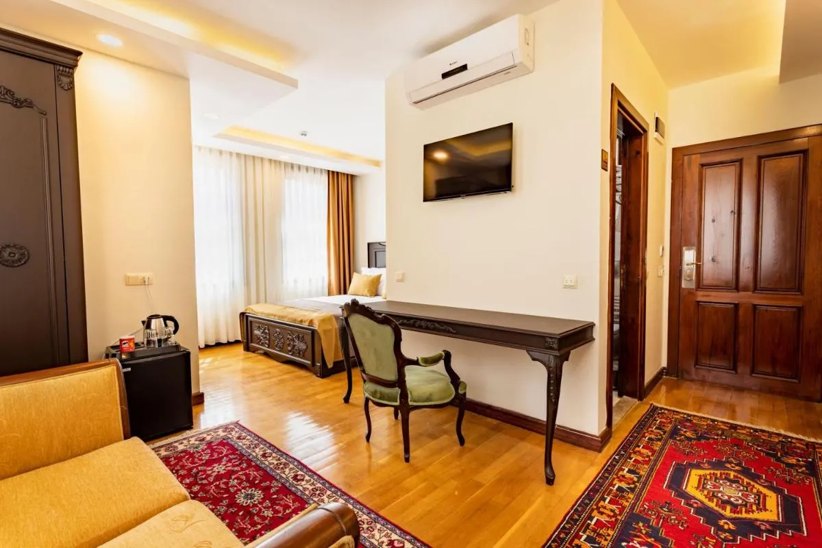 Image 2 of WOO Town Suites