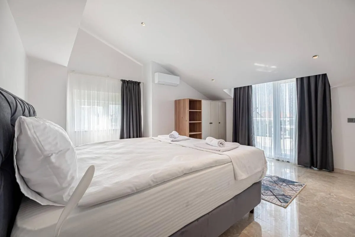 Image 1 of Belek Deluxe Suit