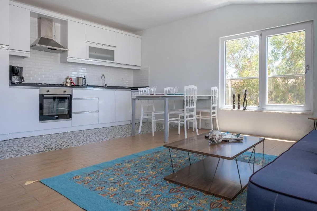 Image 4 of EV Apartments