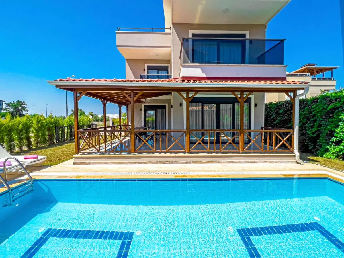 Image 3 of Paradise Town Villa Cordelia
