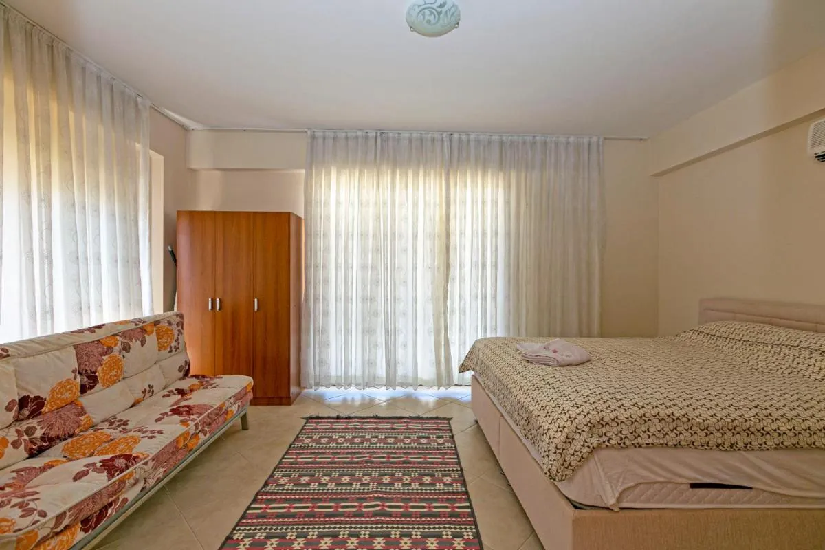 Image 1 of Paradise Town Villa Daisy