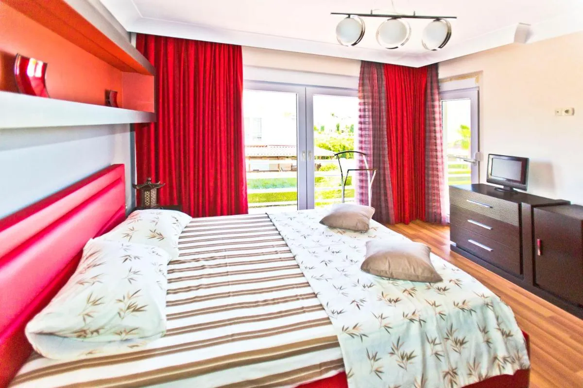 Image 1 of Paradise Town Villa Premium