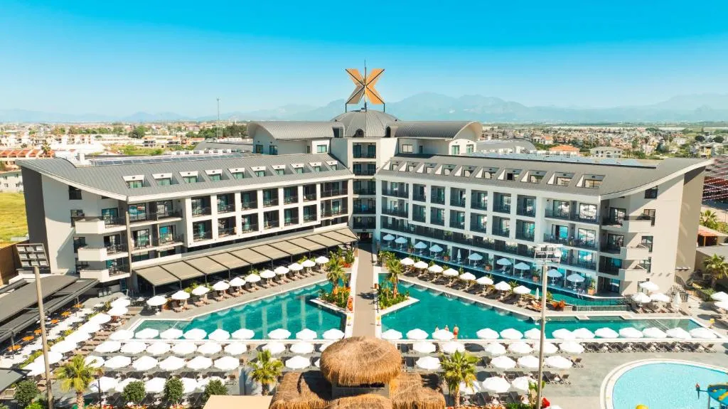 Image of The X Belek
