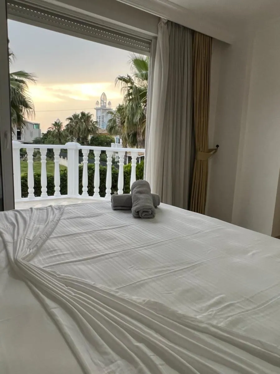 Image 1 of Villabelek8